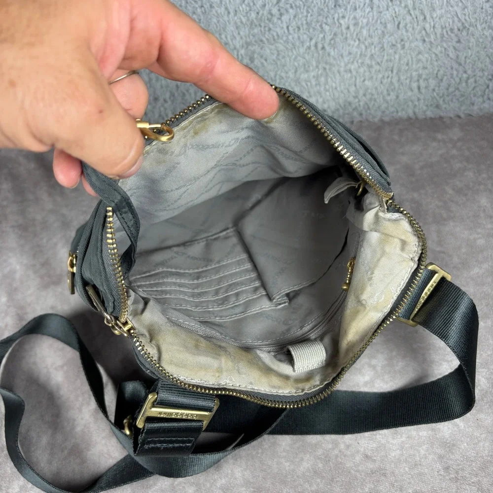 Baggallini Crossbody Bag Womens Medium Gray Nylon Everyday Travel Gold Hardware